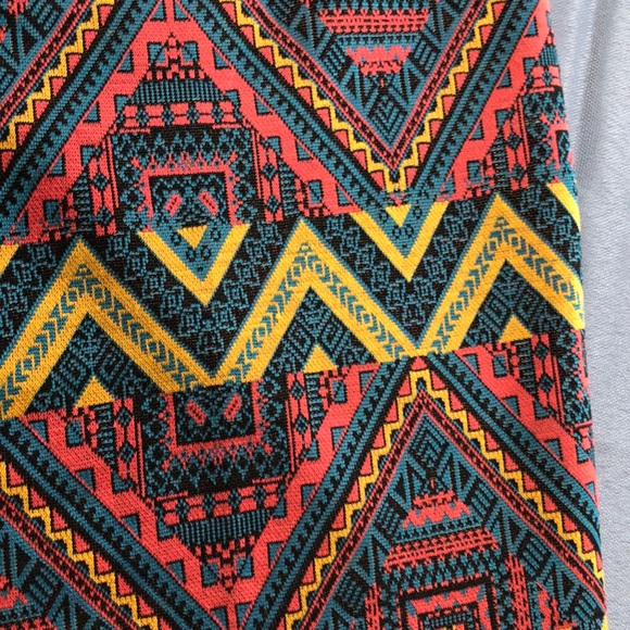 LulaRoe Cassie pencil skirt.  Aztec print. Excellent condition.  Size XL. - Picture 2 of 8